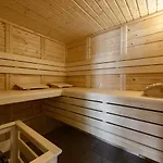 Luxurious With And Indoor Swimming Pool Сasa de vacaciones Saint-Sauveur-le-Vicomte