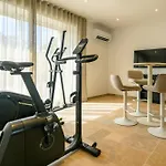 Luxurious With And Indoor Swimming Pool Сasa de vacaciones *