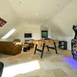 Сasa de vacaciones Luxurious With And Indoor Swimming Pool