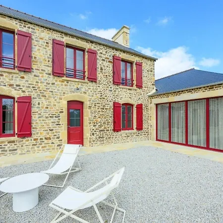 Luxurious With And Indoor Swimming Pool Holiday home