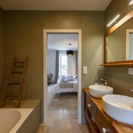 Luxurious With And Indoor Swimming Pool Hébergement de vacances *