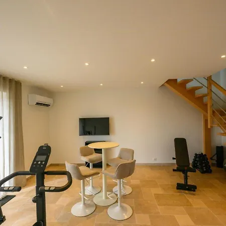 Luxurious With And Indoor Swimming Pool Saint-Sauveur-le-Vicomte