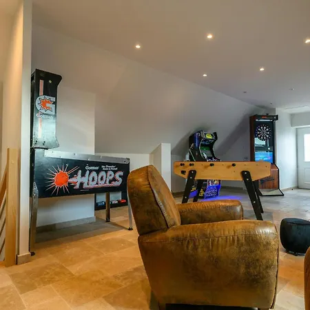 Holiday home Luxurious With And Indoor Swimming Pool