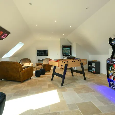 Holiday home Luxurious With And Indoor Swimming Pool