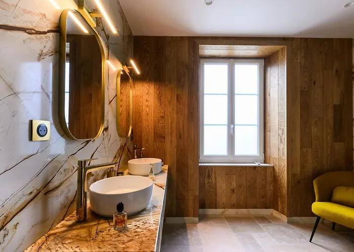 Luxurious With And Indoor Swimming Pool Vakantiehuis *