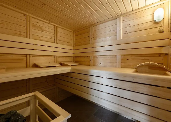 Luxurious With And Indoor Swimming Pool Vakantiehuis Saint-Sauveur-le-Vicomte