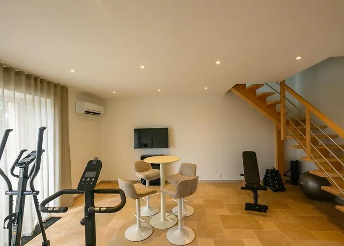 Luxurious With And Indoor Swimming Pool Saint-Sauveur-le-Vicomte